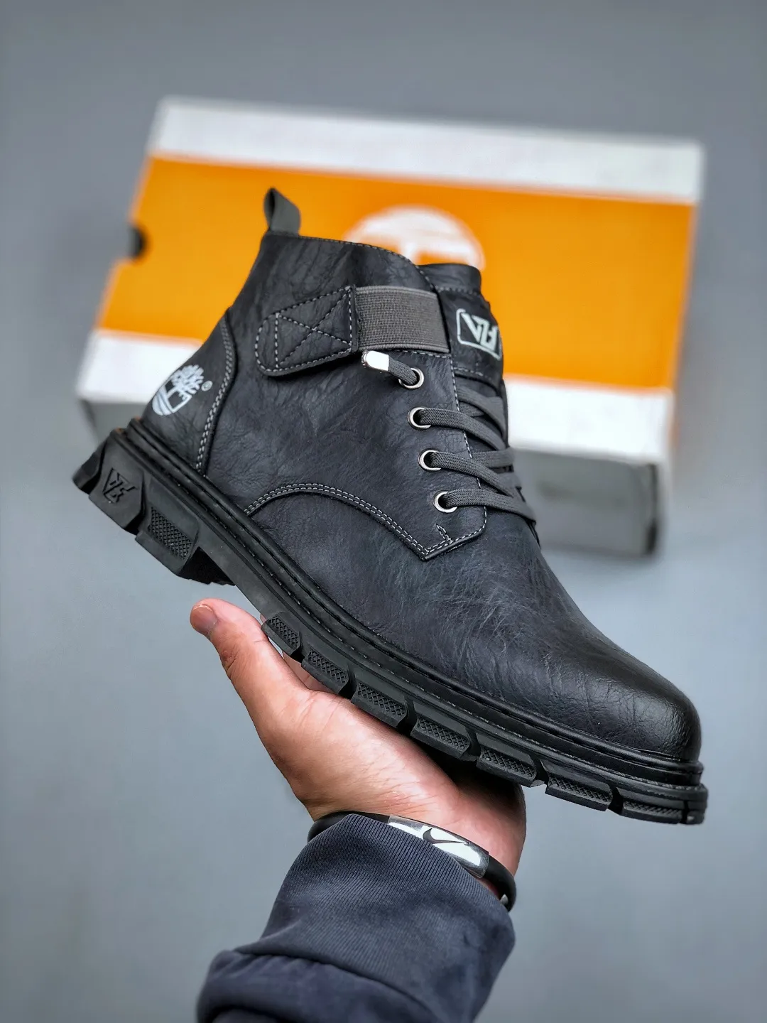 💰 480 Timberland Timberland/Timberland classic 25ss new high-top, classic re-creation, brand new upgrade, Guangdong factory quality, original box and original packaging. The fabric is made of Italian top frosted cowhide, with anti-odor and anti-corrosion genuine leather latex insoles to give you a perfect wearing experience. High-quality and durable, a must-have for sportsmen. Specializes in not looking handsome. High-quality and first-class foot feel. Exclusive supply. Size: 38-44